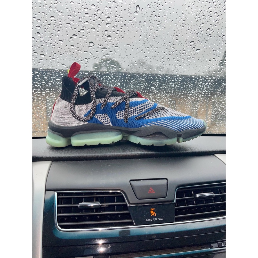 SIA Collective: CV 0.02 “NASA” (Sz 12)